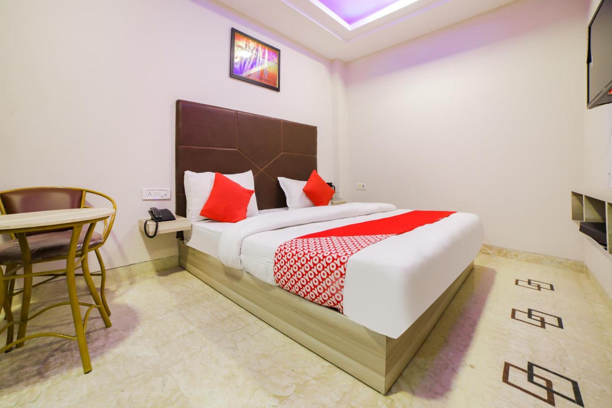 Hotel Sterling Inn, 뉴델리 외부 사진