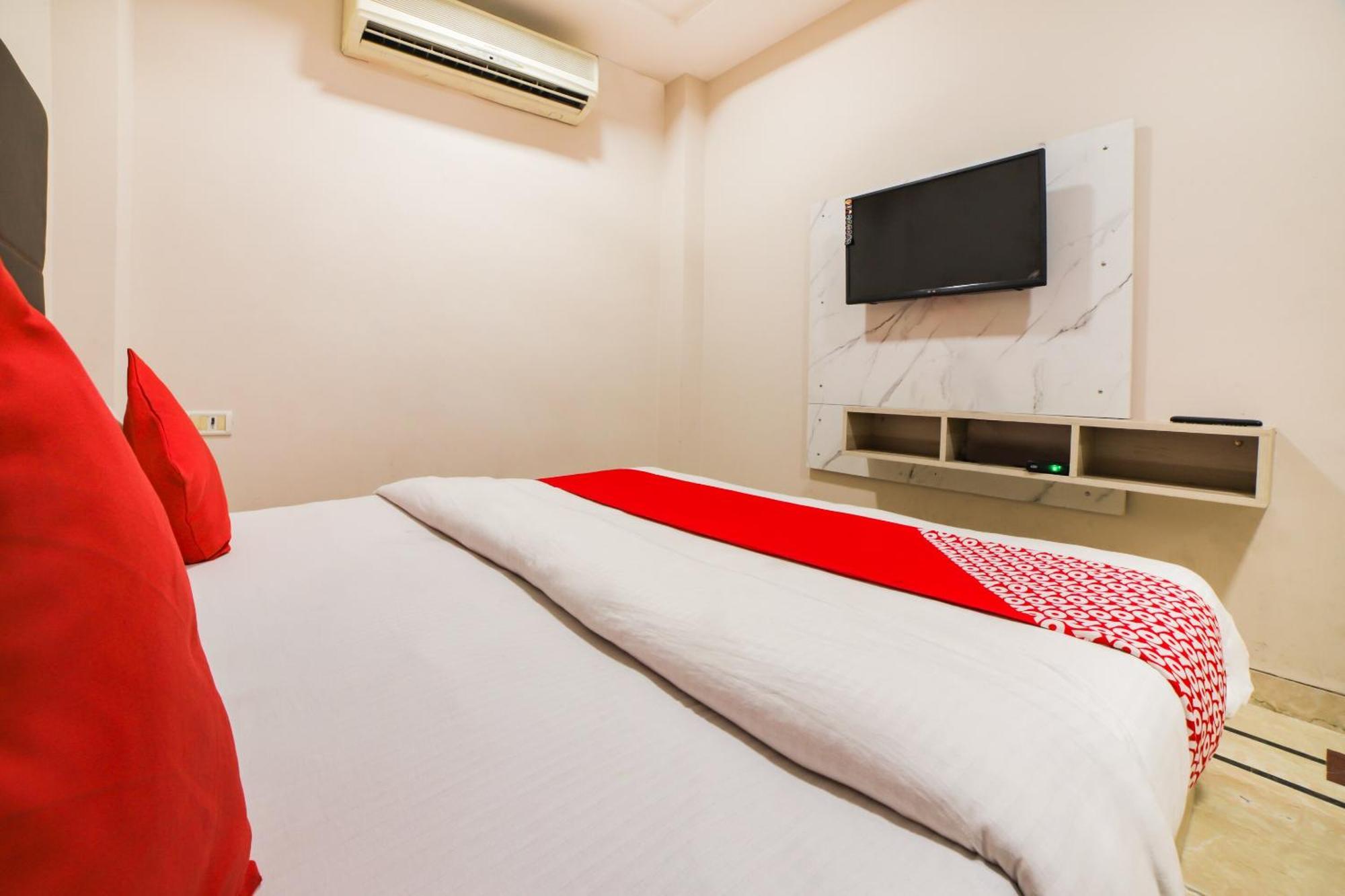 Hotel Sterling Inn, 뉴델리 외부 사진