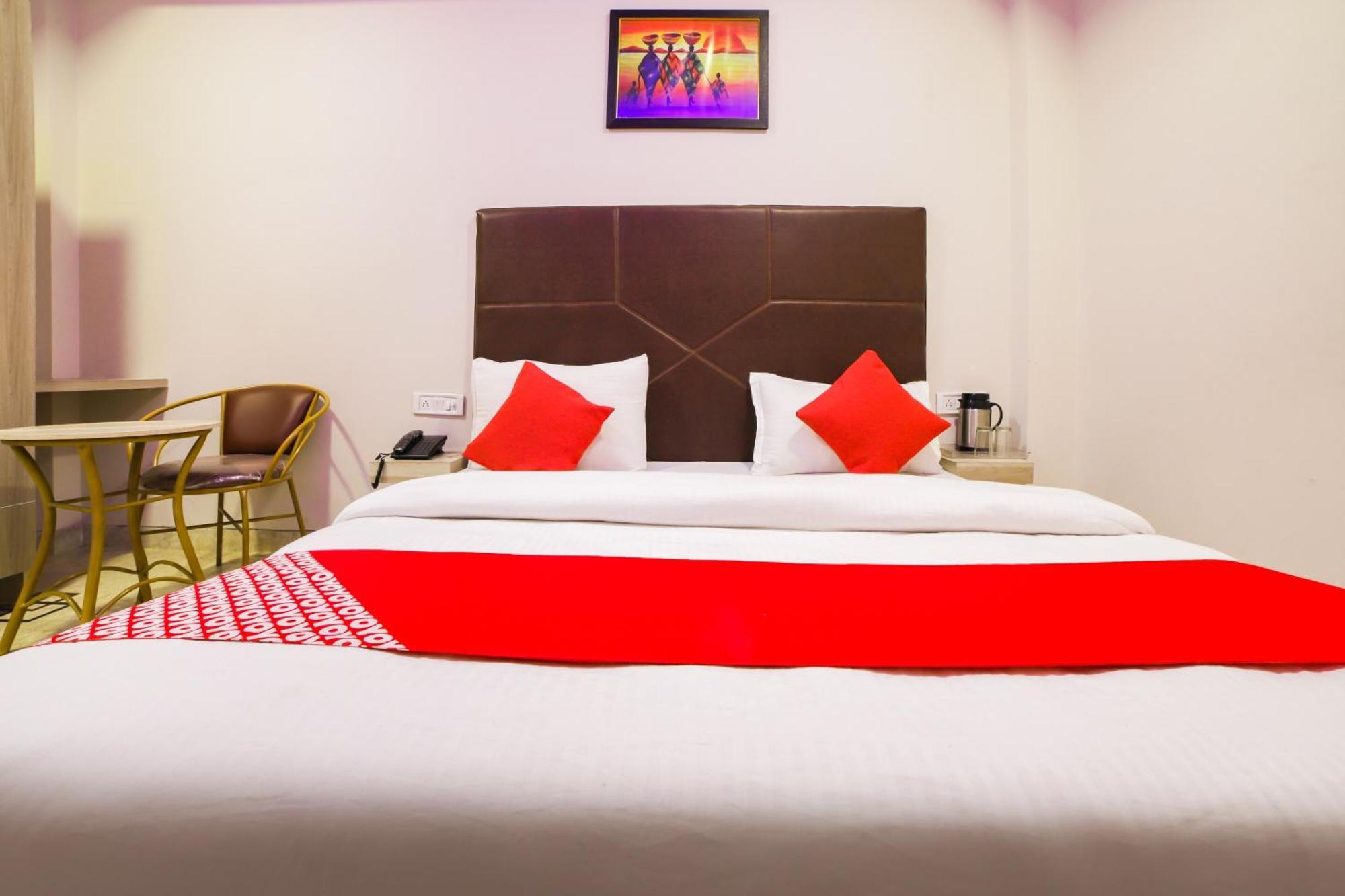 Hotel Sterling Inn, 뉴델리 외부 사진