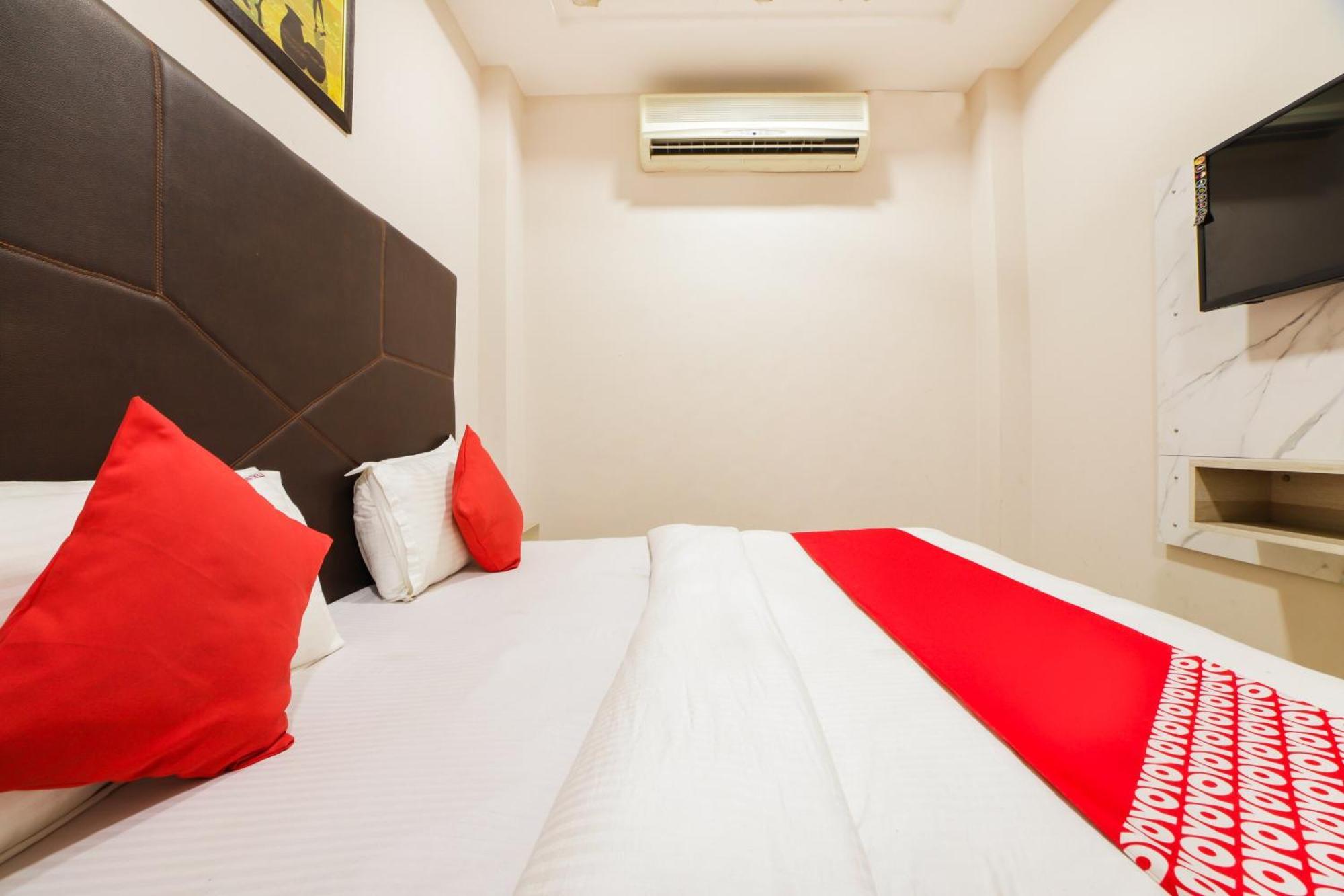Hotel Sterling Inn, 뉴델리 외부 사진