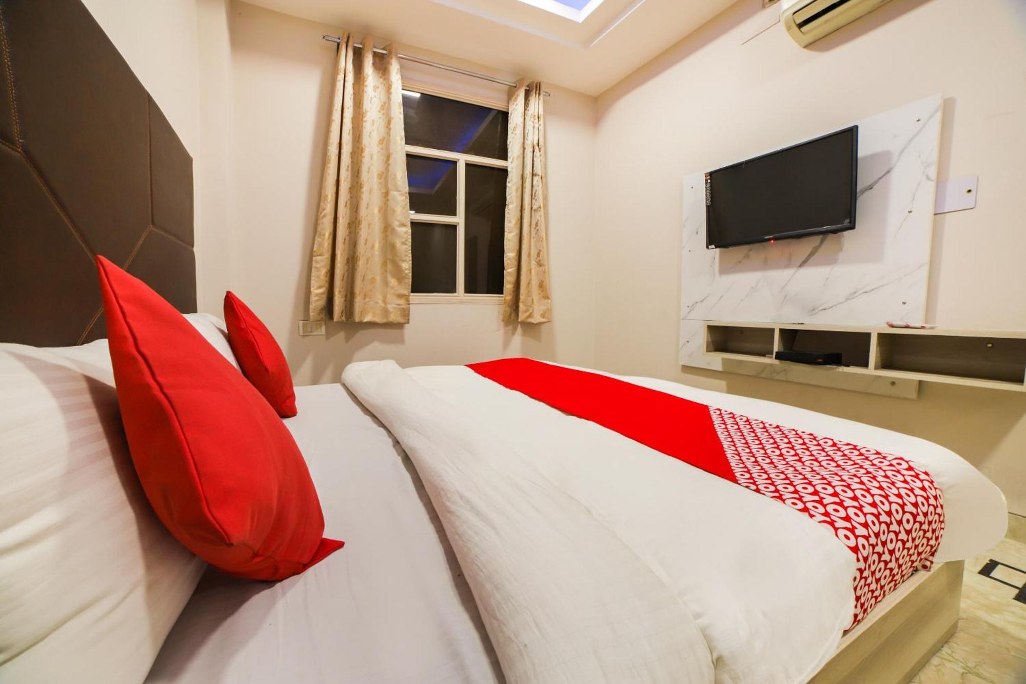 Hotel Sterling Inn, 뉴델리 외부 사진