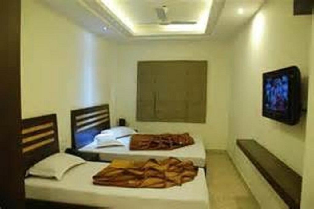 Hotel Sterling Inn, 뉴델리 외부 사진